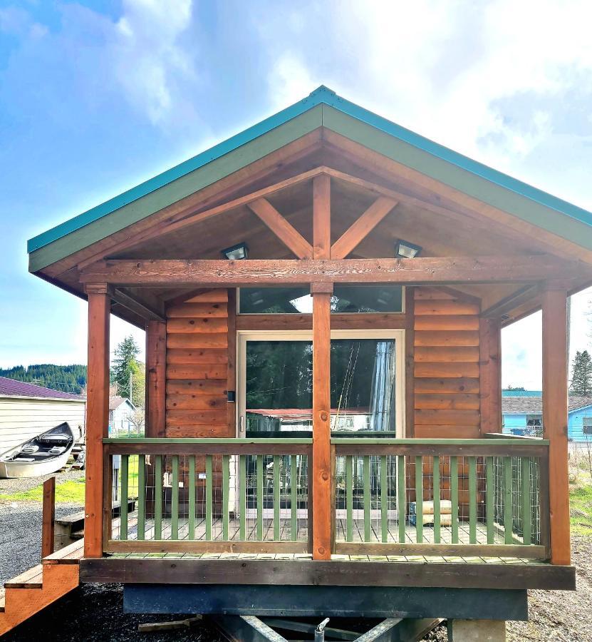 The Bogi Bear Inn Forks Exterior photo