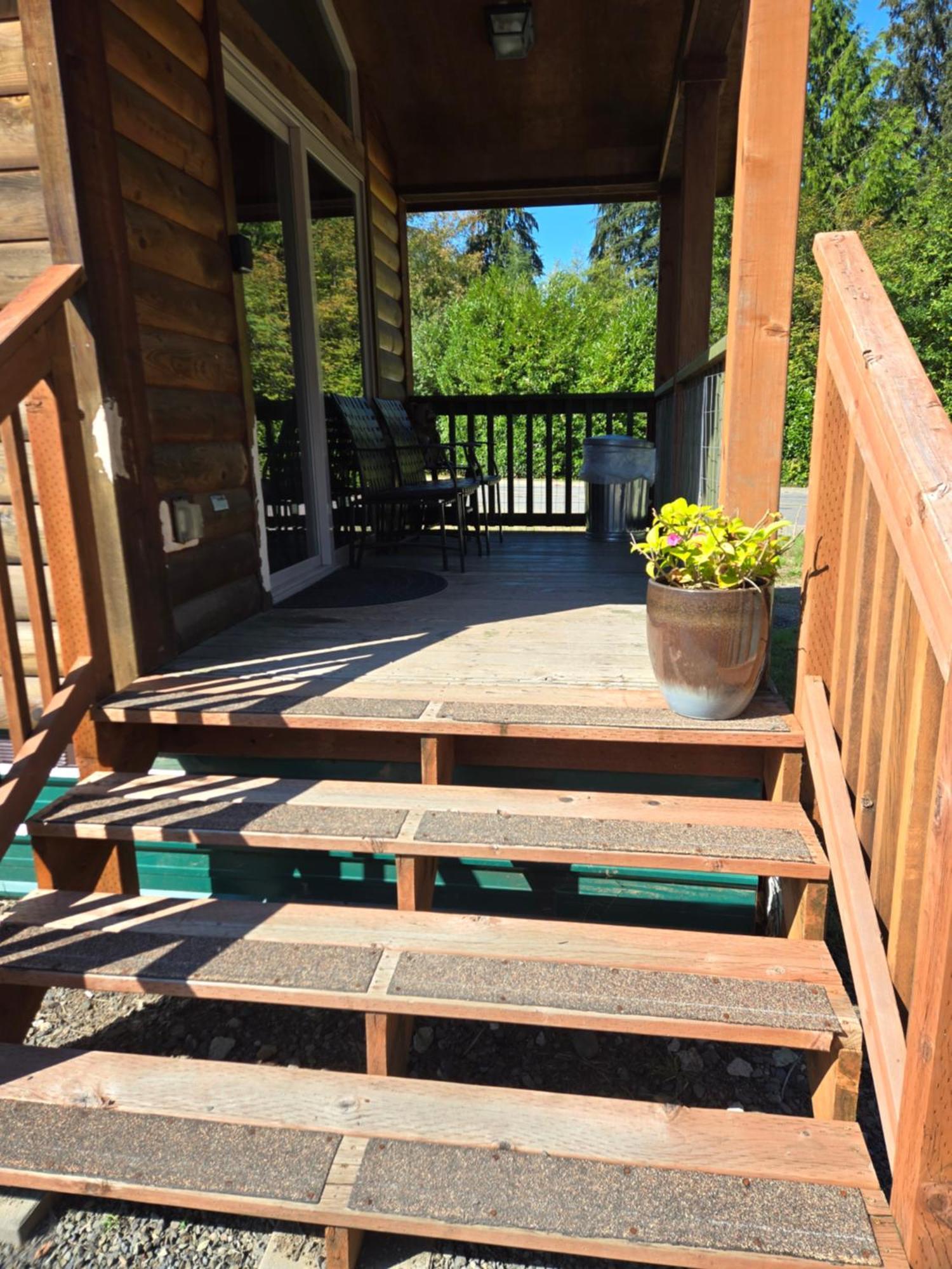 The Bogi Bear Inn Forks Exterior photo